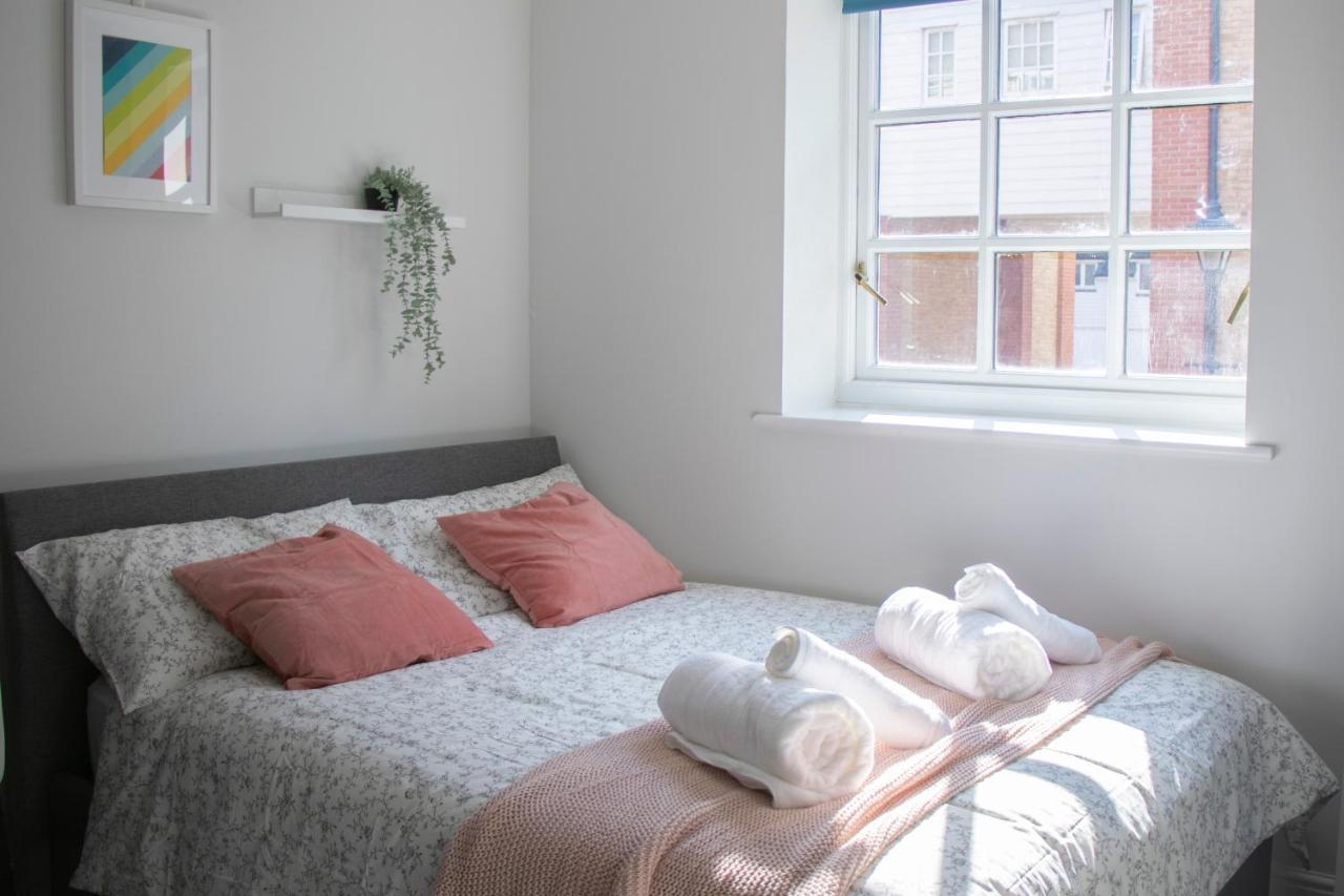 Lovely 3-Bedroom Apartment In Колчестер Екстер'єр фото